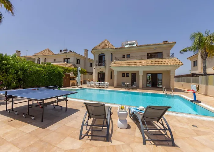 Sunnyvillas: 4br Seafront Villa*private Pool*bw44 Villa Protaras